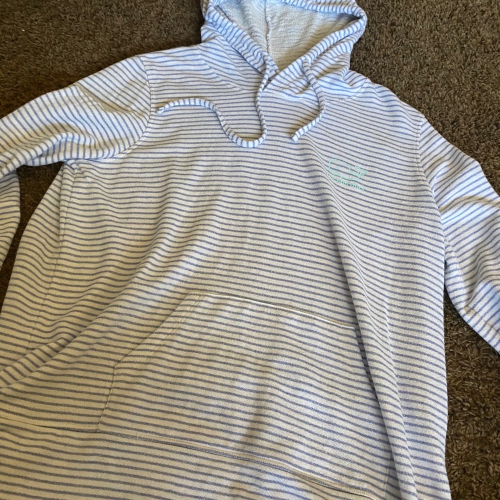 Vineyard vine sweatshirt